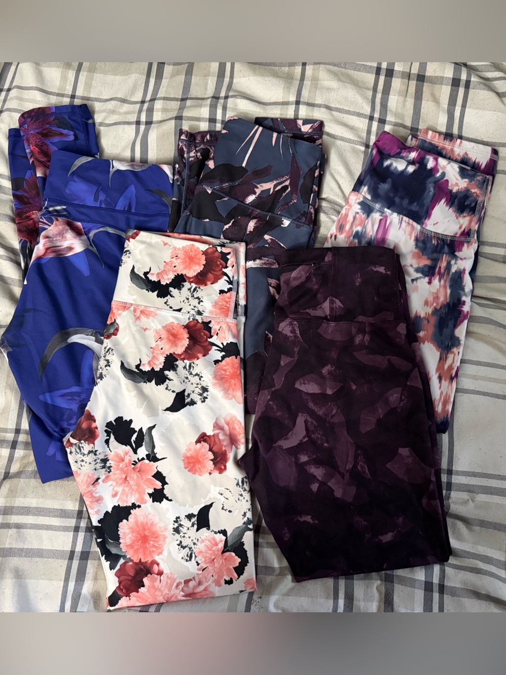 Mixed Floral & Abstract Legging Bundle - Purple, Blue, White, Pink - Picture 4 of 5